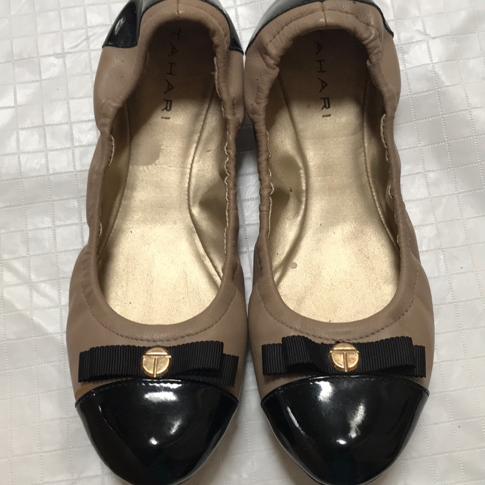 Tahari Gibson Black Tan Leather Ballet Flats Bow